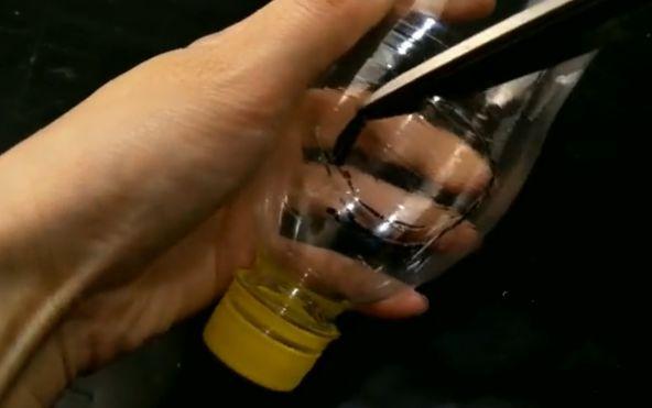 飲料瓶大用途,和洗衣機排水管碰到一起,解決大問題